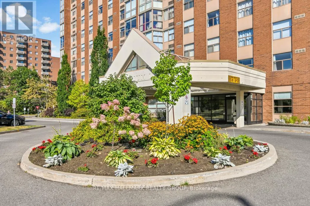 708 - 2760 CAROUSEL CRESCENT