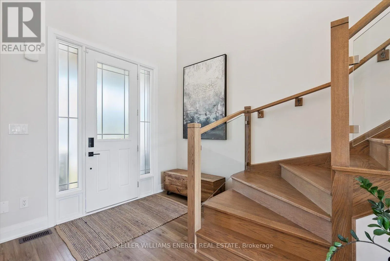 213 STRACHAN STREET