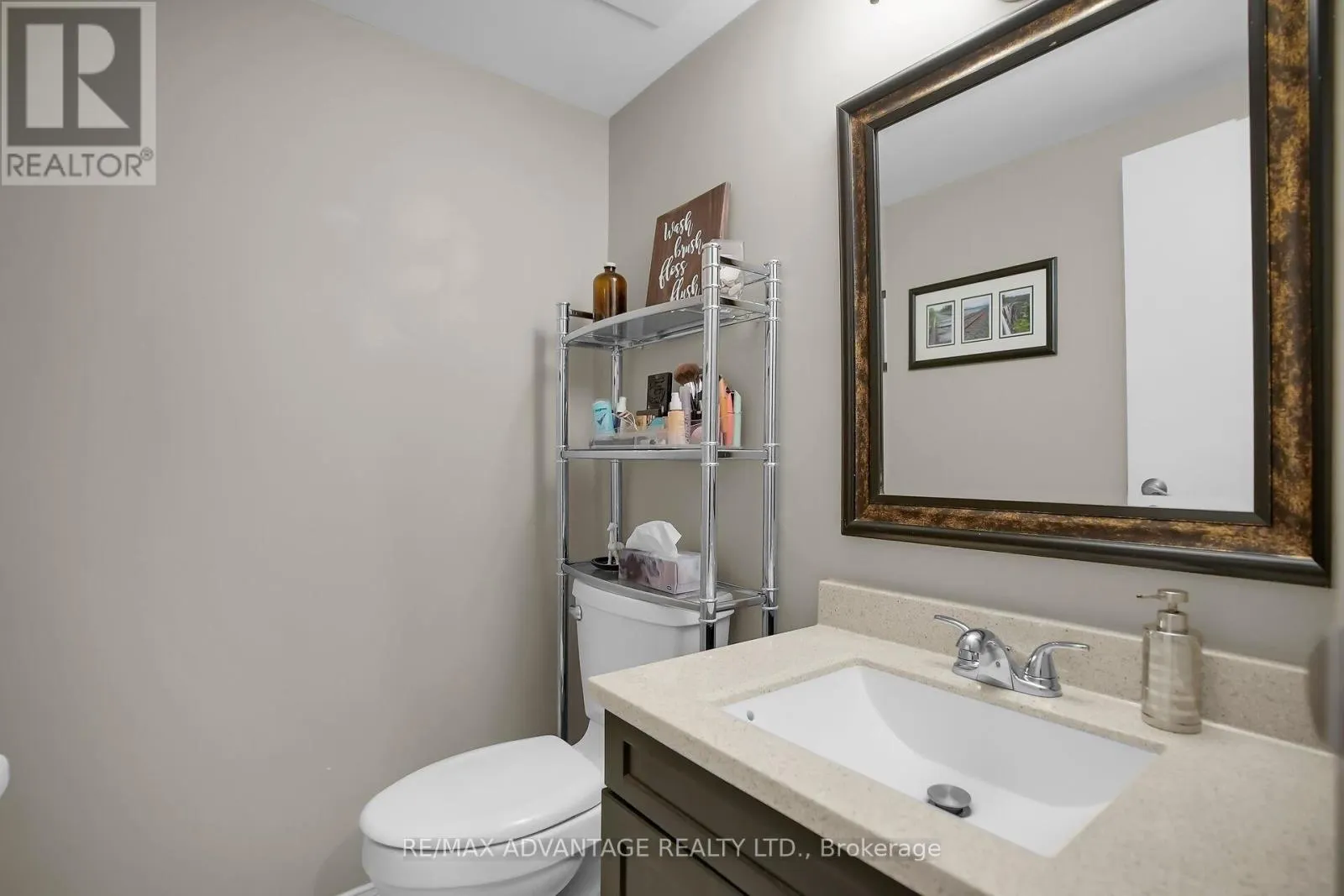 215 - 725 DEVERON CRESCENT, #215