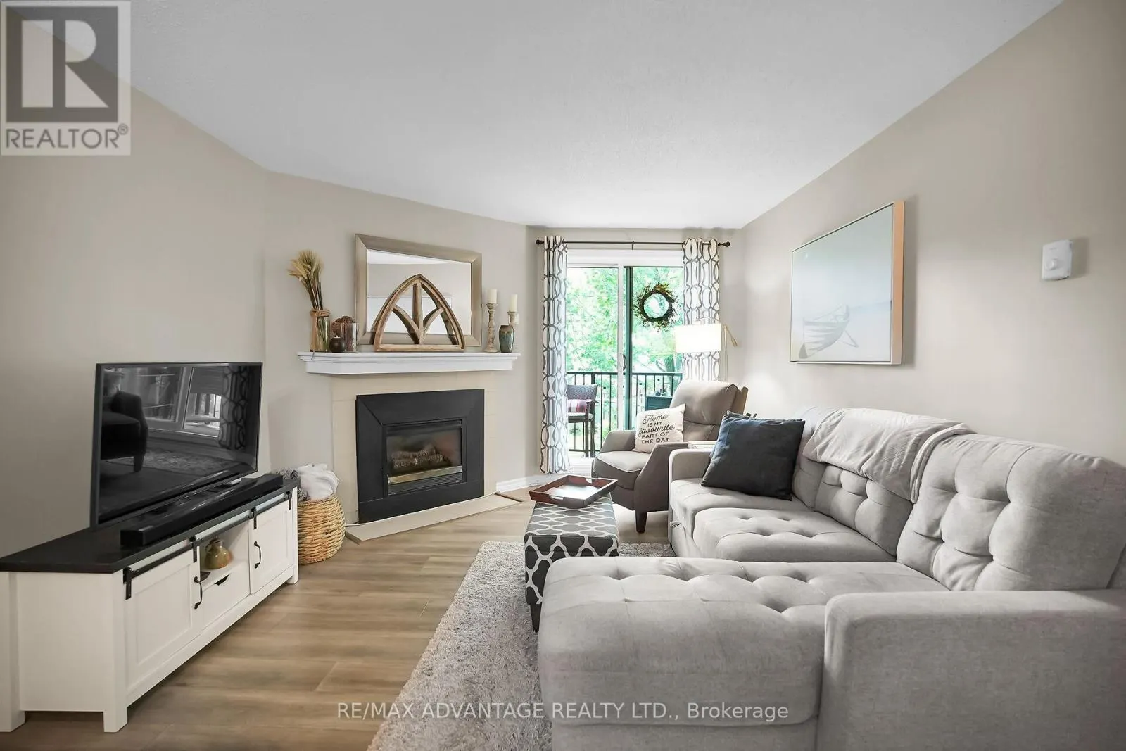215 - 725 DEVERON CRESCENT, #215