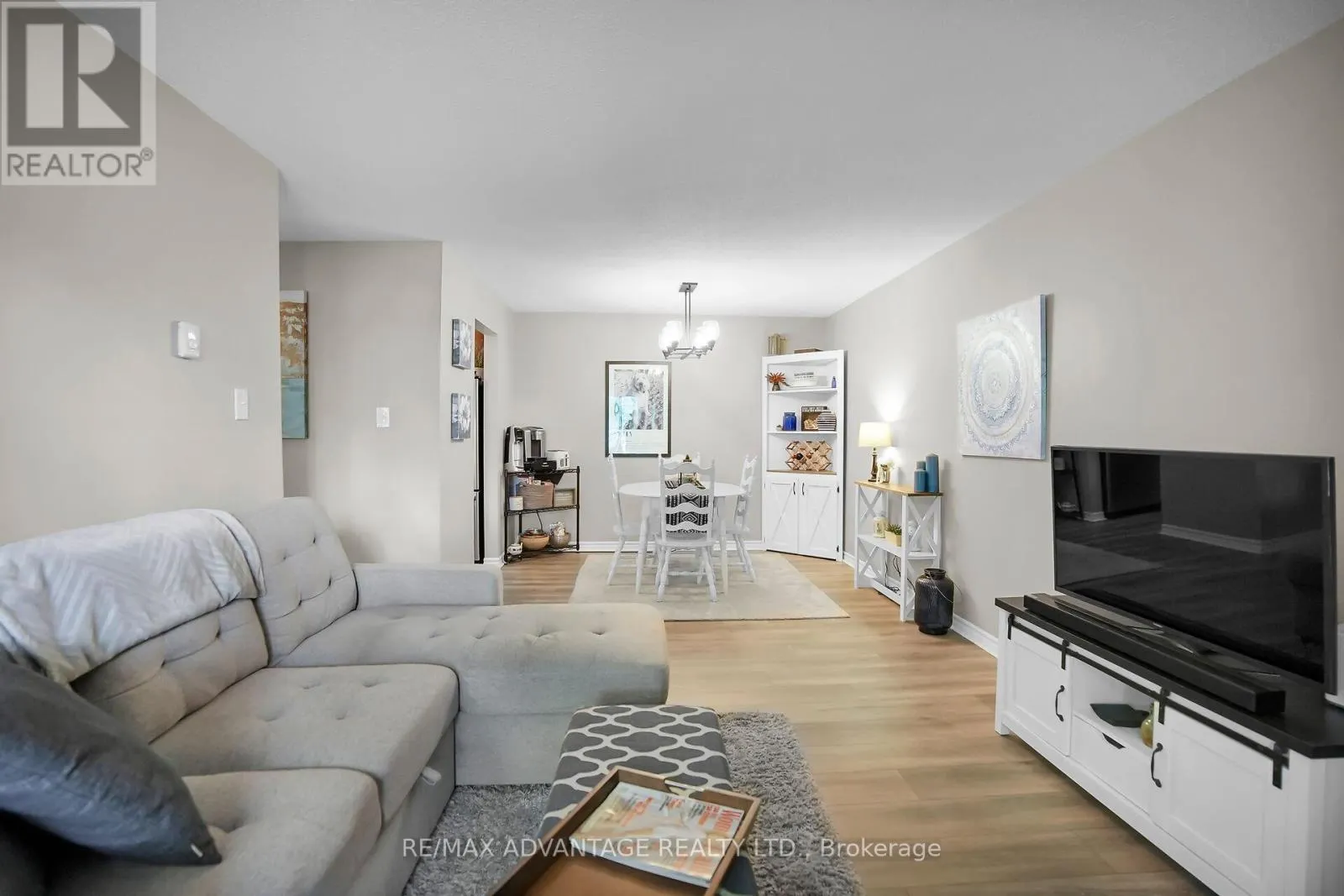 215 - 725 DEVERON CRESCENT, #215
