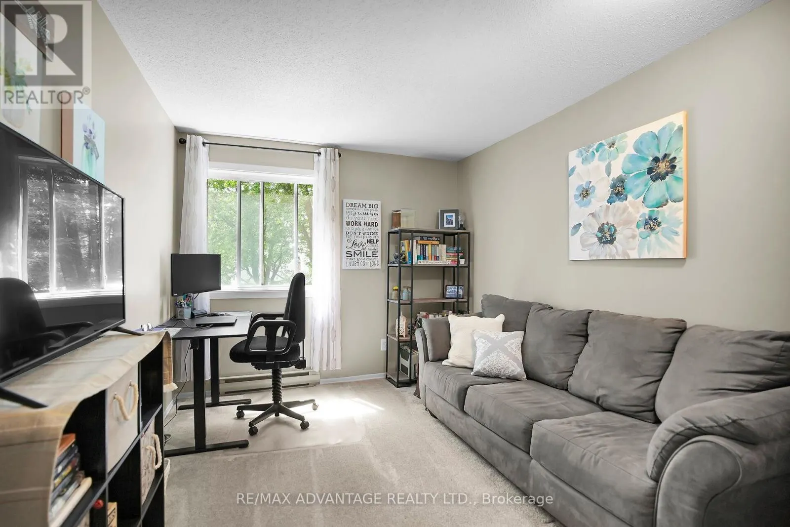 215 - 725 DEVERON CRESCENT, #215