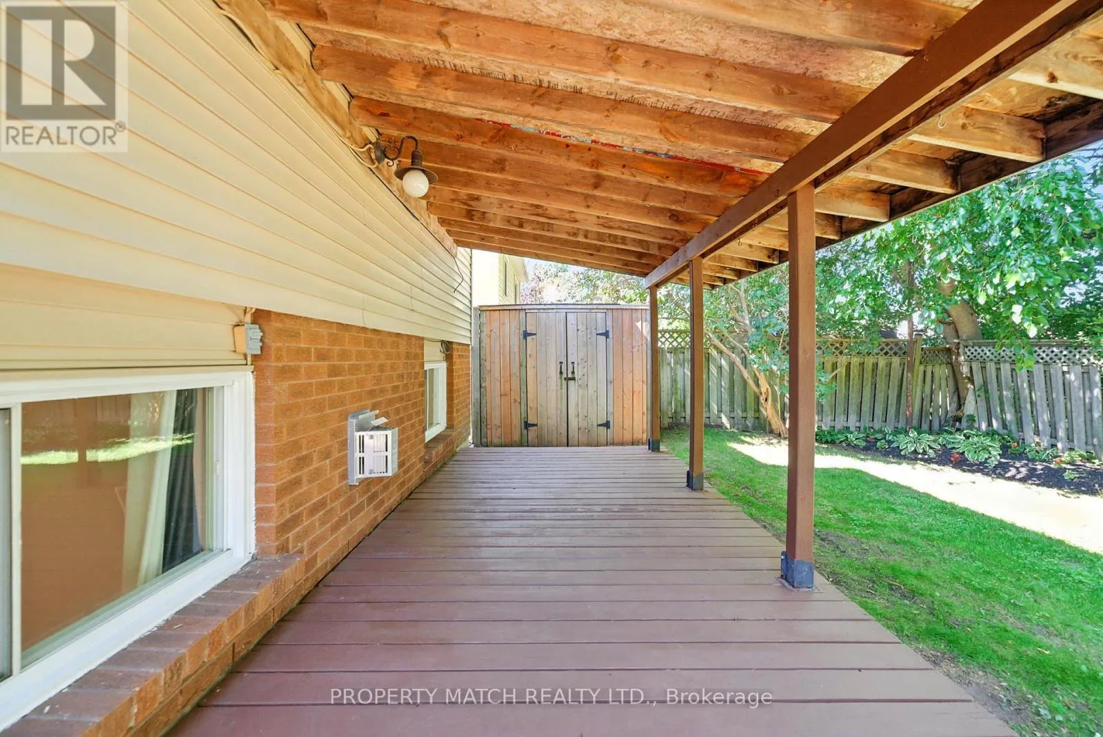 496 BURNHAM MANOR COURT