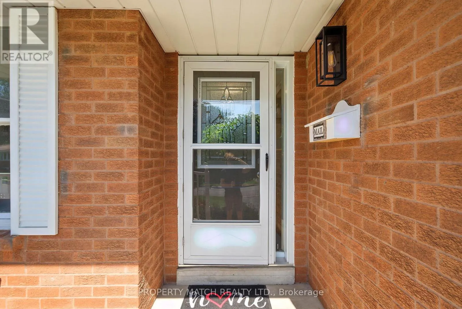 496 BURNHAM MANOR COURT