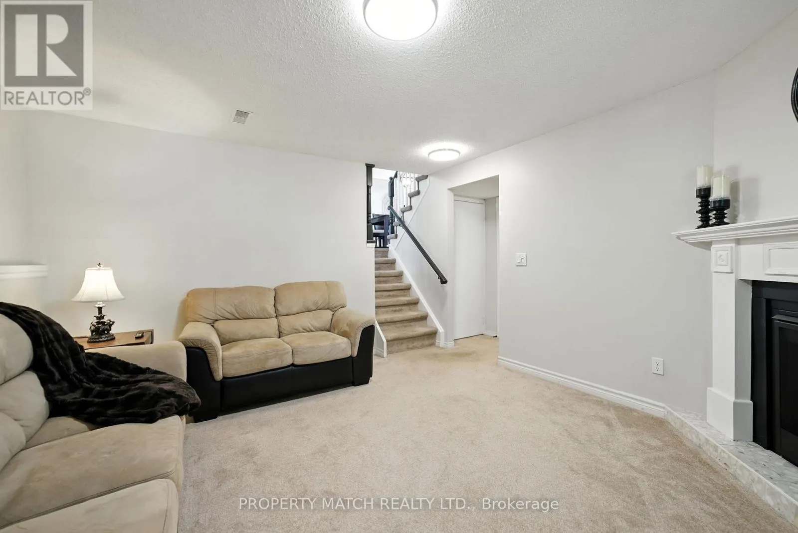 496 BURNHAM MANOR COURT