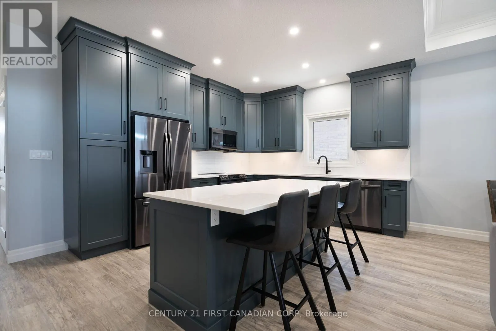 19 - 159 COLLINS WAY, #19