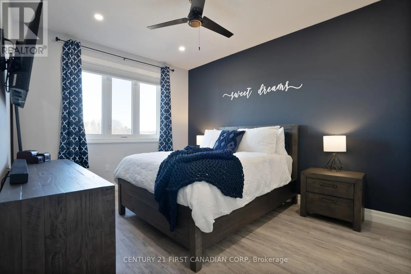 19 - 159 COLLINS WAY, #19