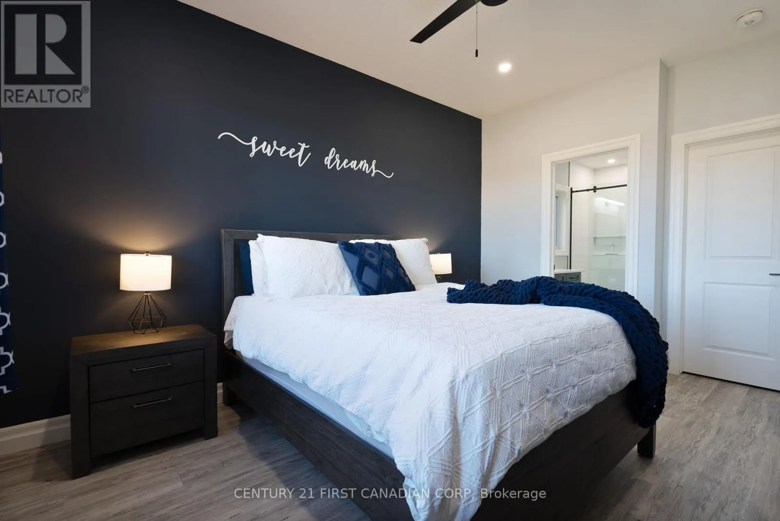 19 - 159 COLLINS WAY, #19
