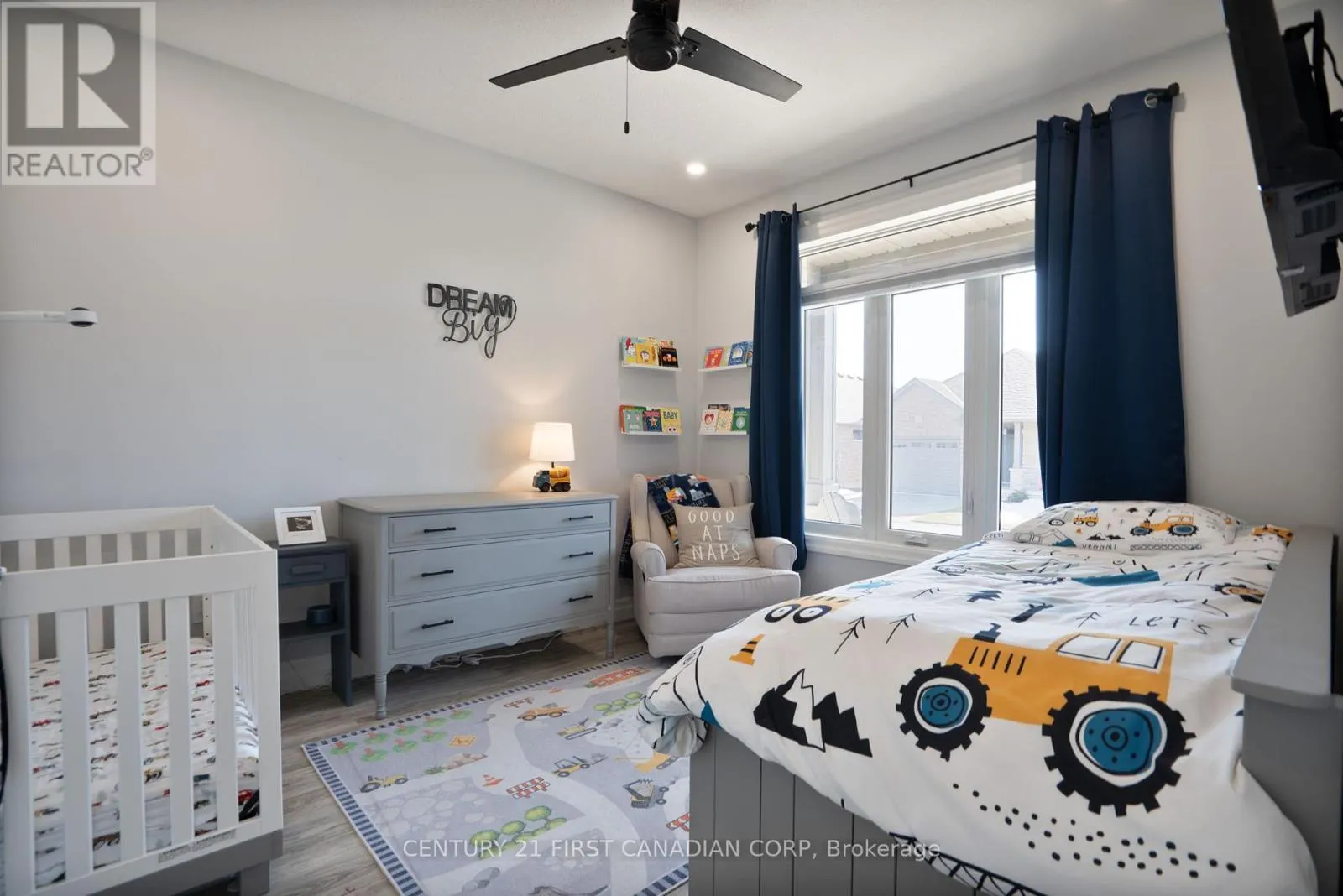19 - 159 COLLINS WAY, #19