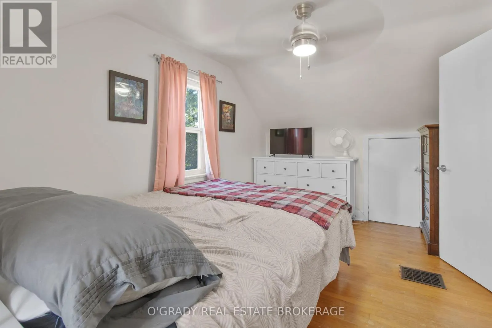 573 EDWARD STREET