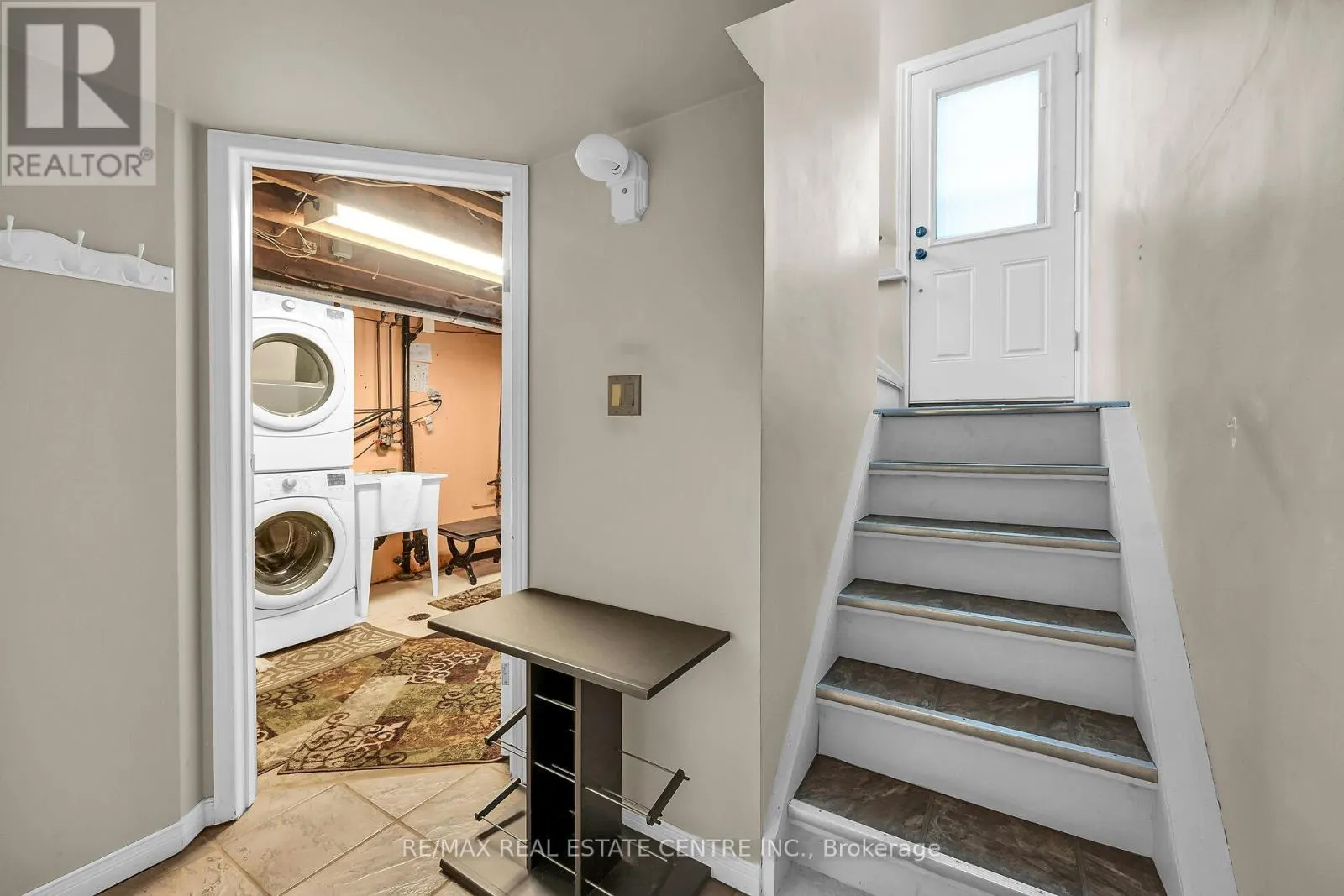 894 GARTH STREET