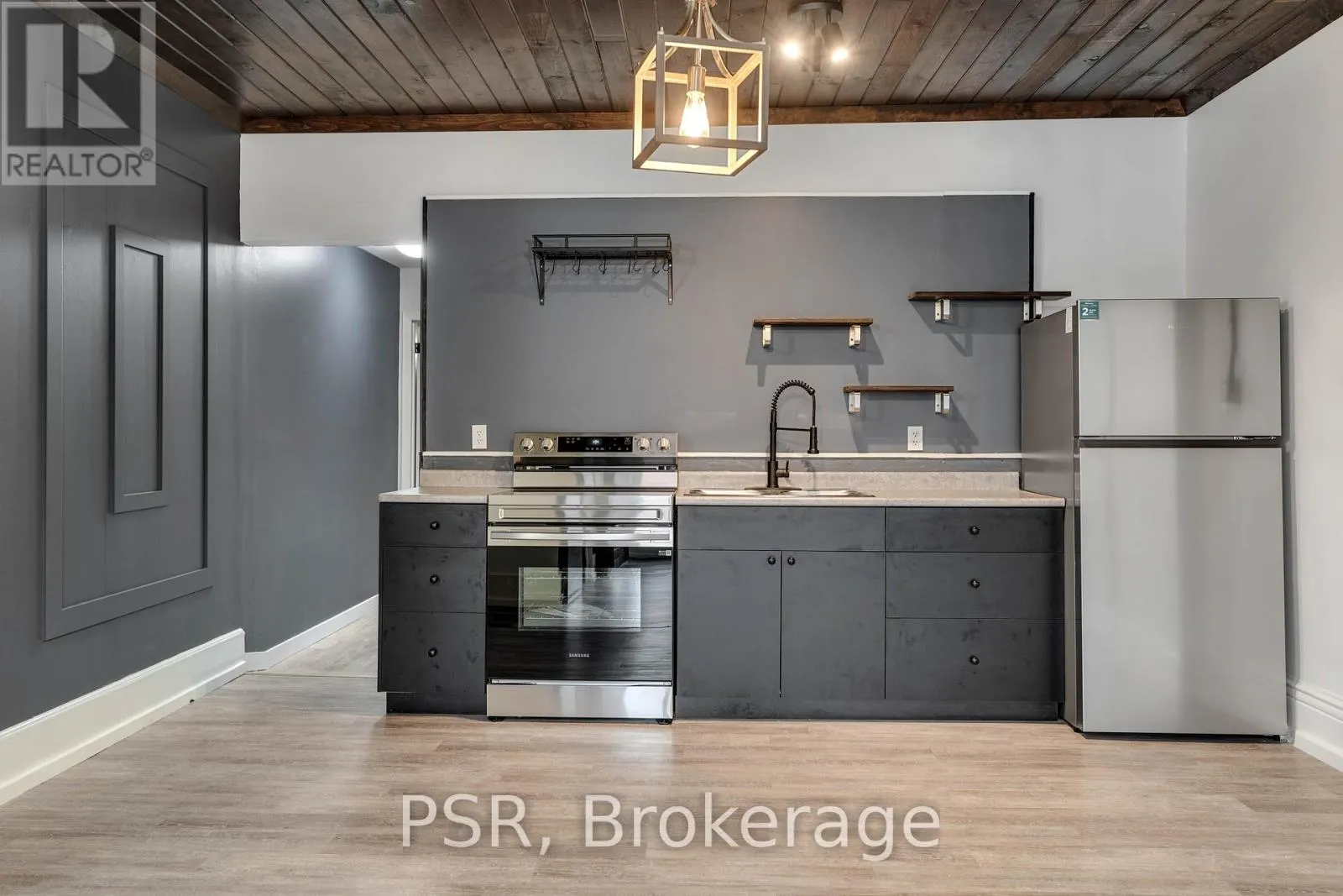 5 - 43 MANITOBA STREET, #5