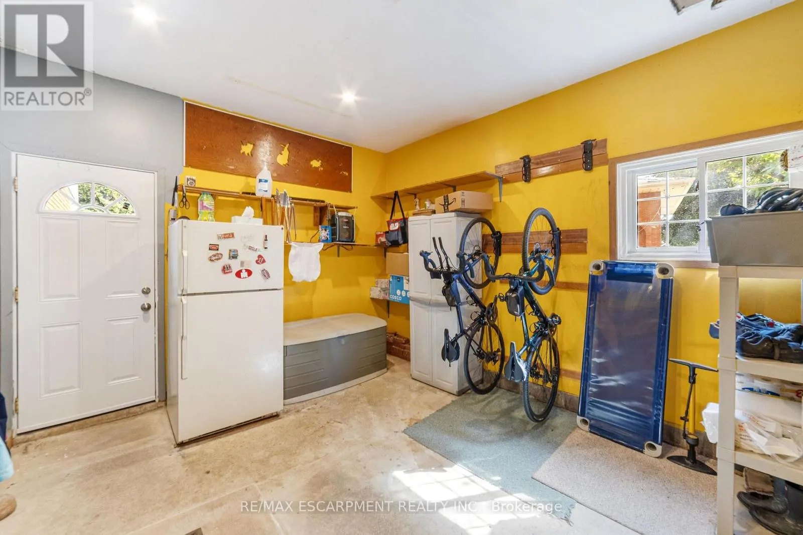 47 LEAWAY AVENUE