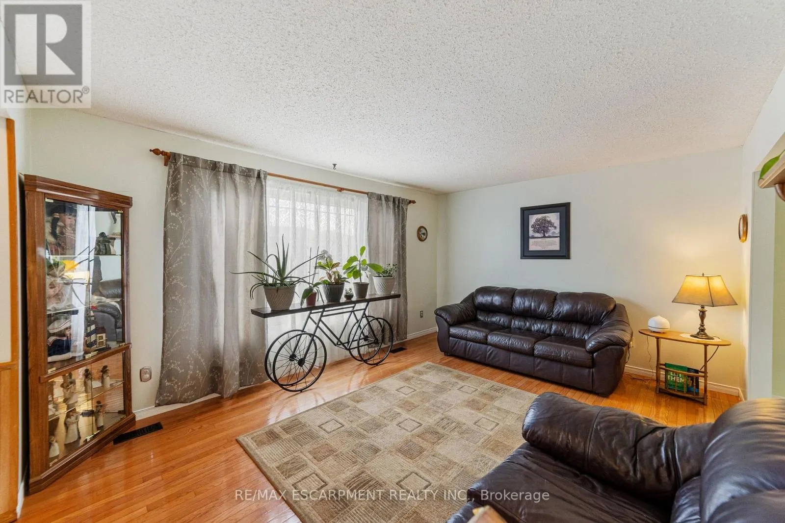 47 LEAWAY AVENUE