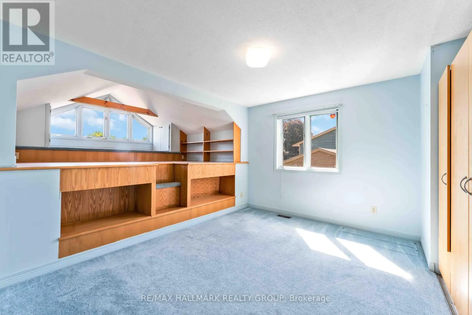 109 COUNTRY CLUB DRIVE
