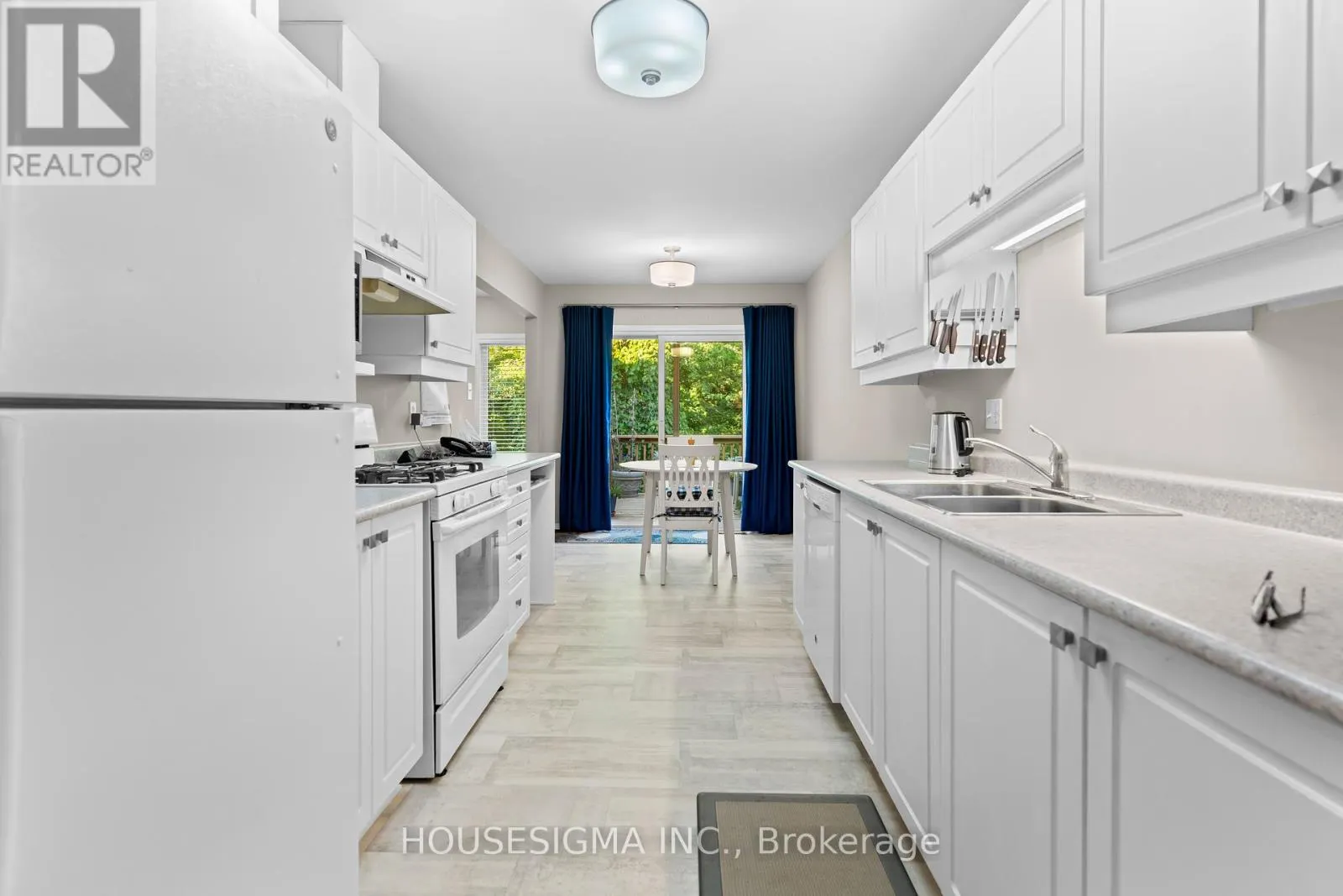 44 - 601 GRENFELL DRIVE, #44