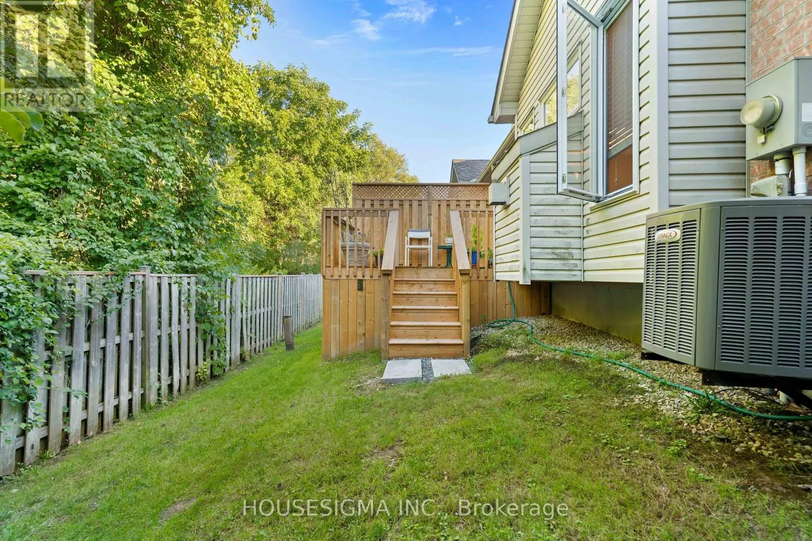 44 - 601 GRENFELL DRIVE, #44