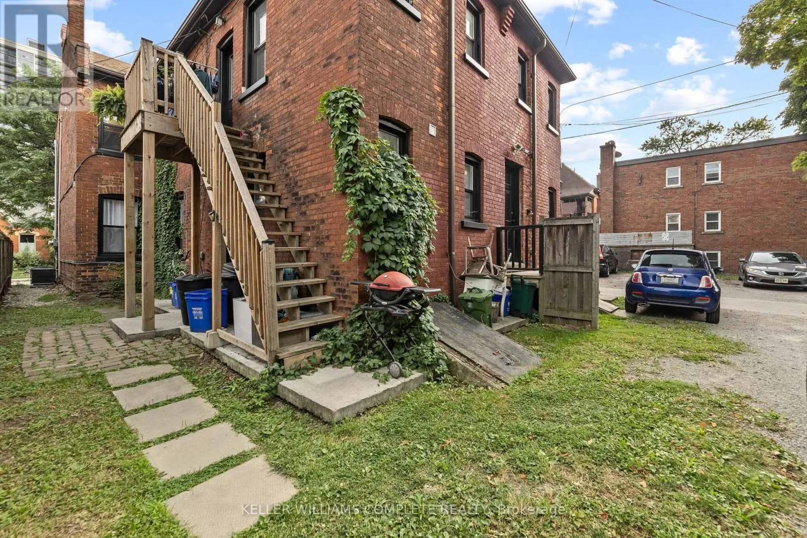 188-190 CAROLINE STREET S