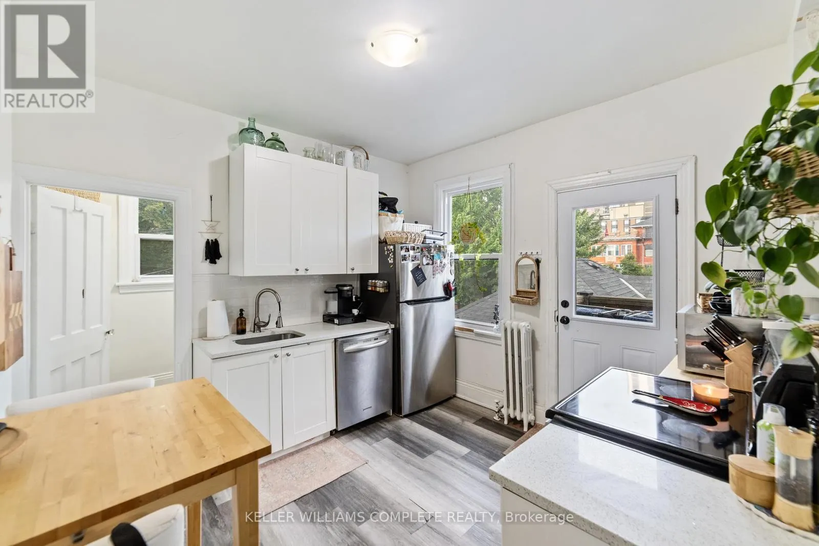 188-190 CAROLINE STREET S