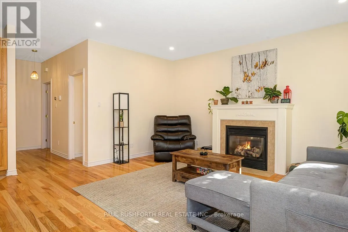 843 LONG POINT CIRCLE