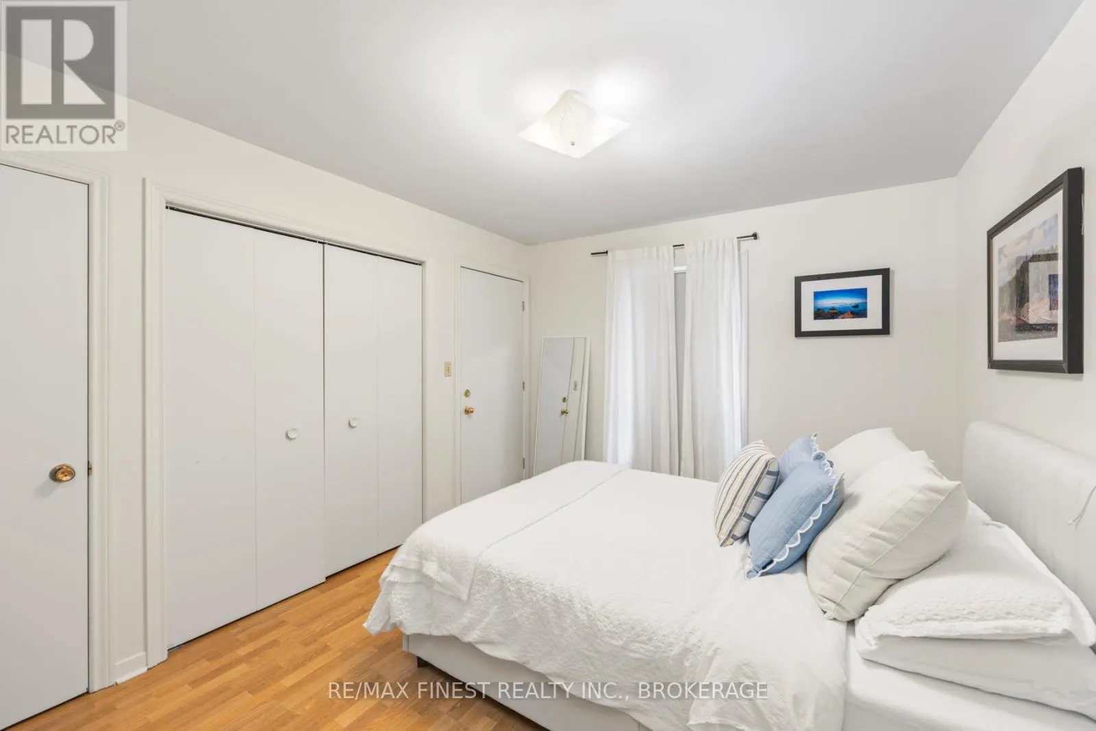 589 KING STREET W