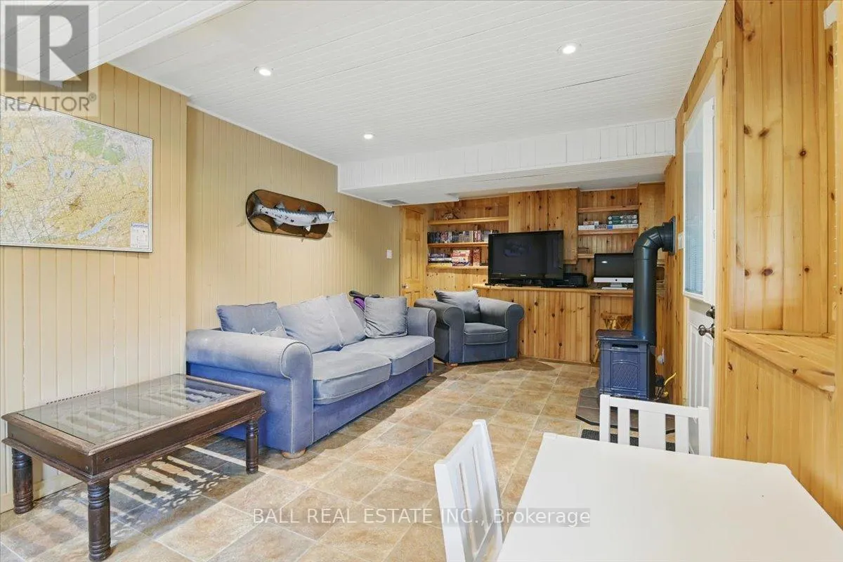 3559 HARBOUR POINT LANE