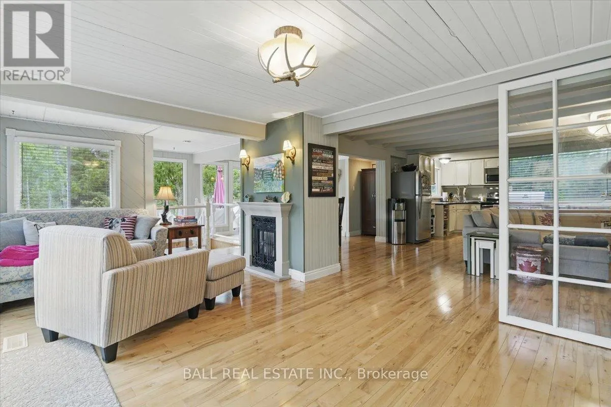 3559 HARBOUR POINT LANE