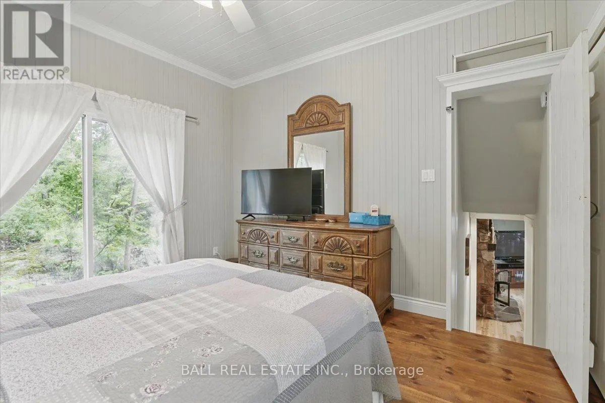 3559 HARBOUR POINT LANE