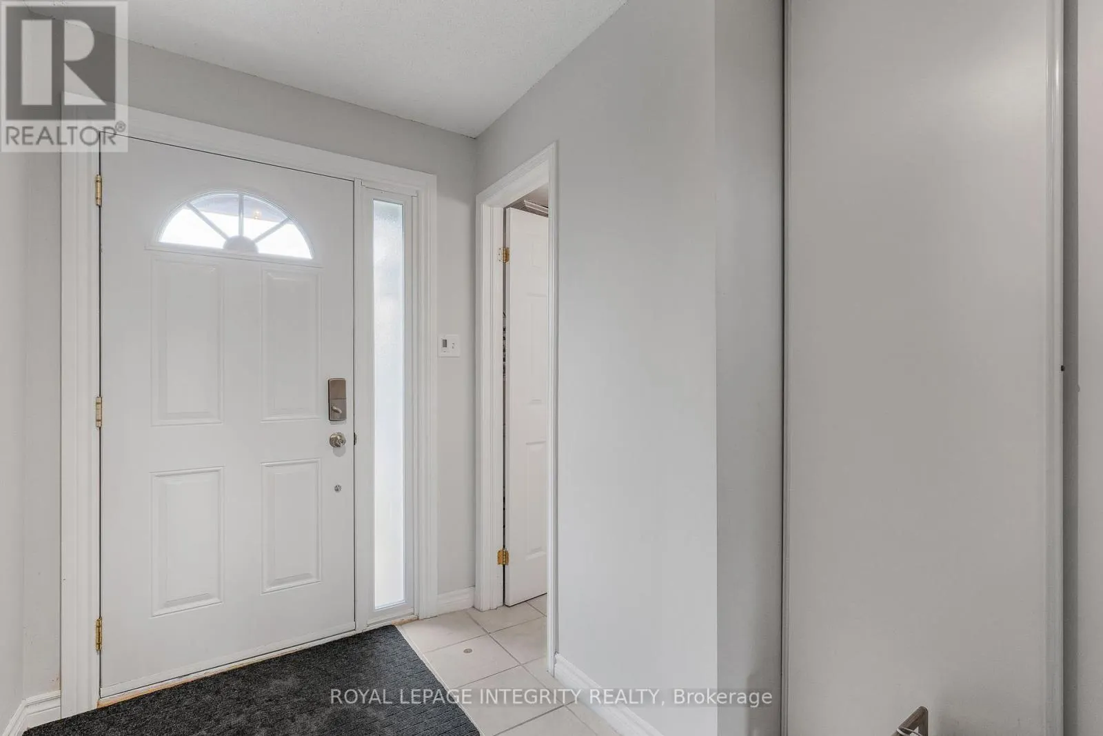 111 ARCOLA PRIVATE