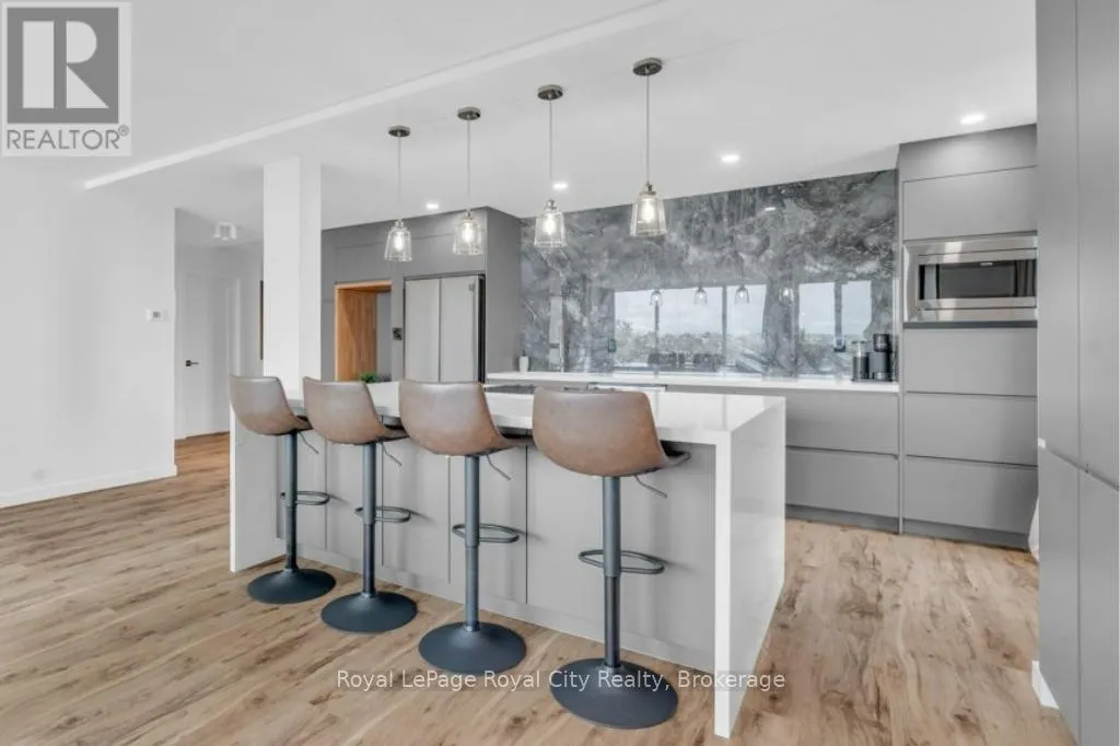 511 - 19 WOODLAWN ROAD E, #511
