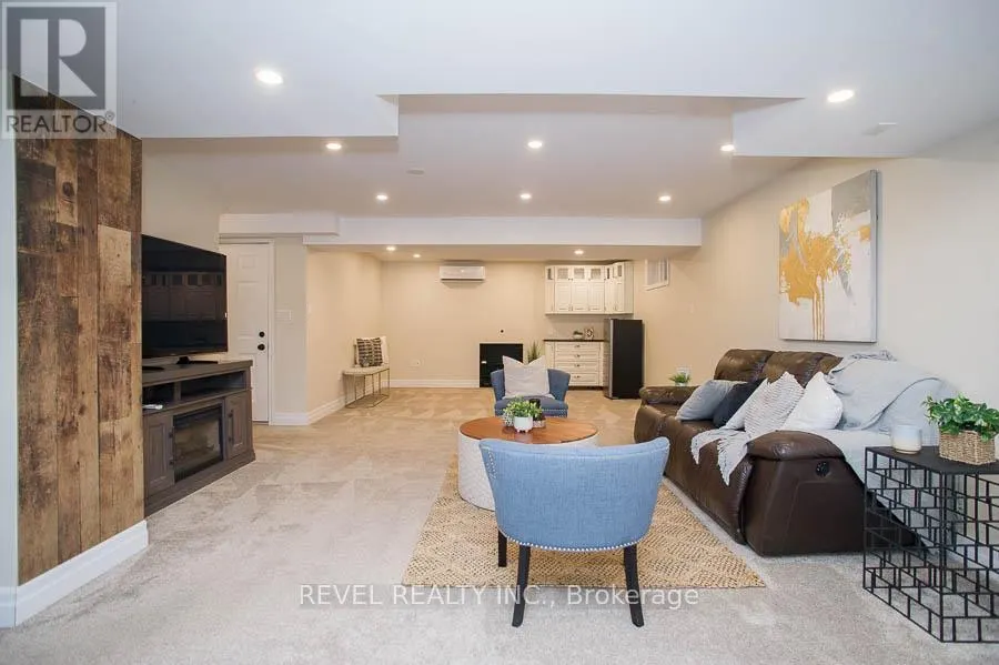 89 DANTE CRESCENT