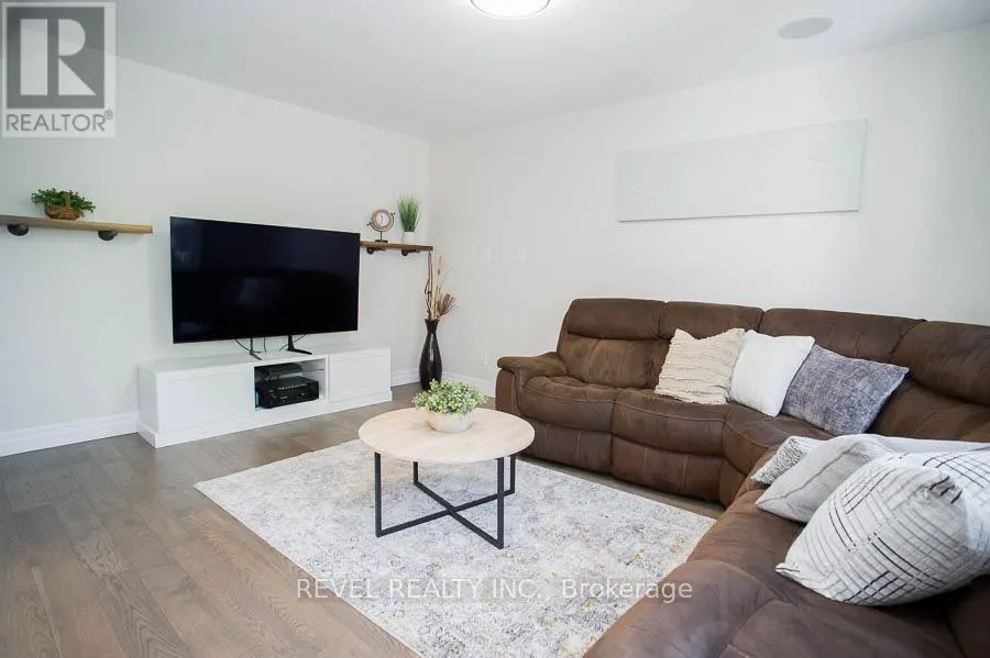 89 DANTE CRESCENT