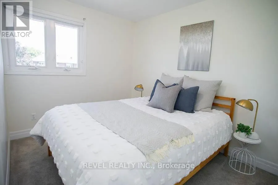 89 DANTE CRESCENT