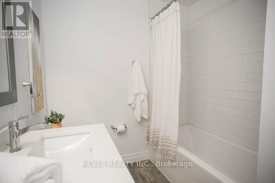 89 DANTE CRESCENT