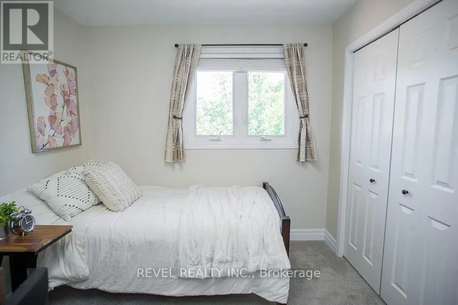 89 DANTE CRESCENT