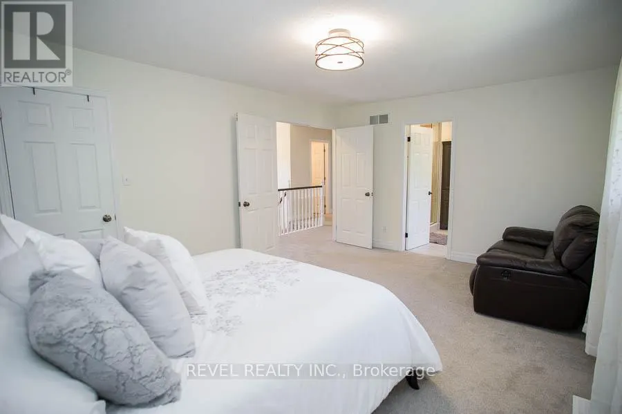 89 DANTE CRESCENT