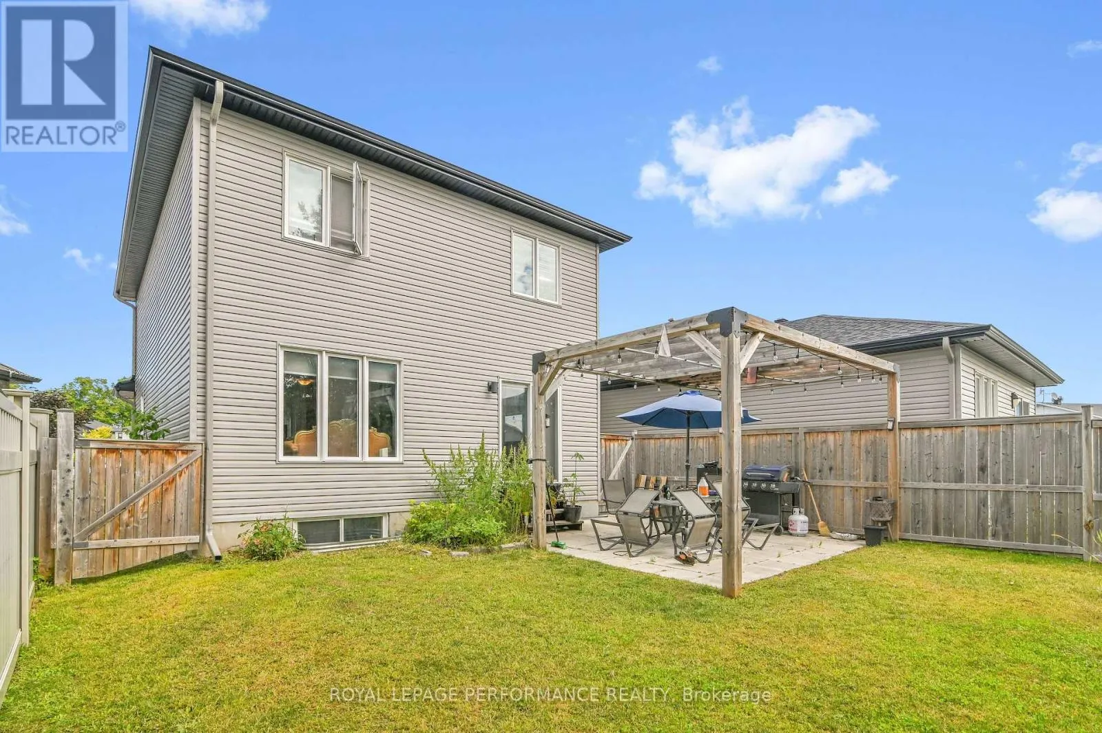 609 ROBERT STREET