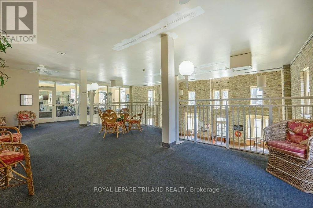 306 - 460 WELLINGTON STREET, #306