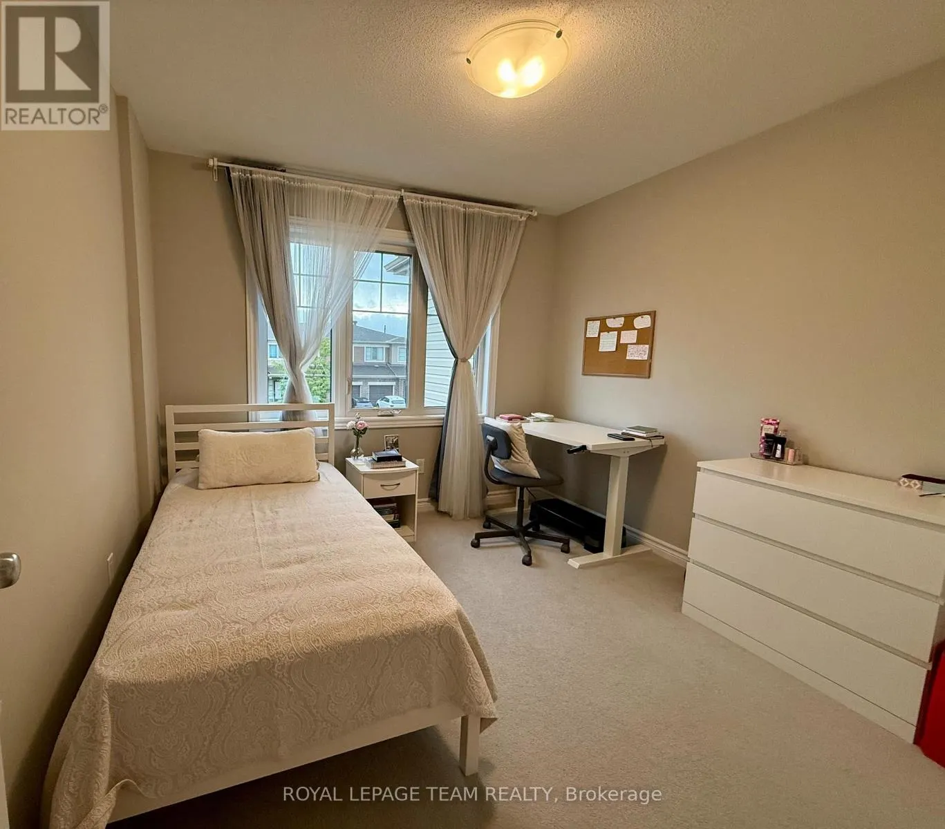 214 BANDELIER WAY