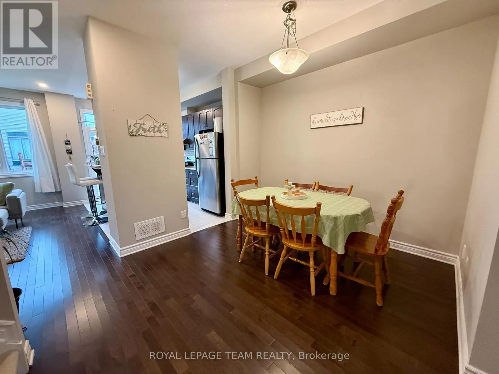 214 BANDELIER WAY