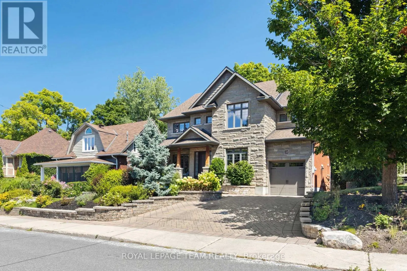 31 GRANVILLE AVENUE