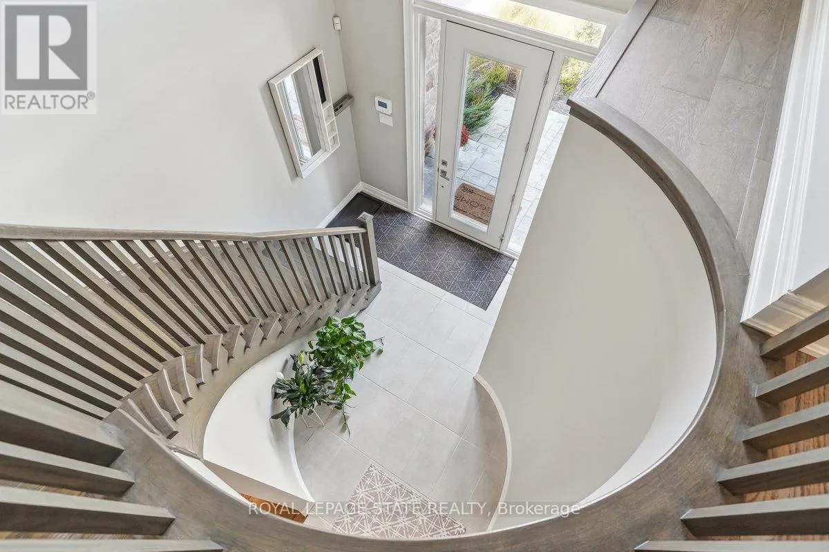 11 SECINARO AVENUE