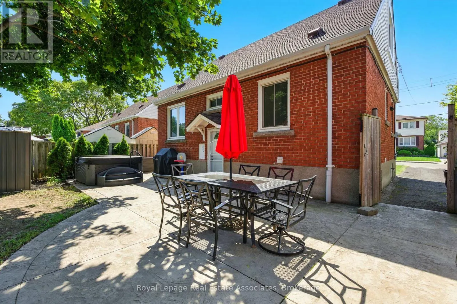 7 DEER AVENUE