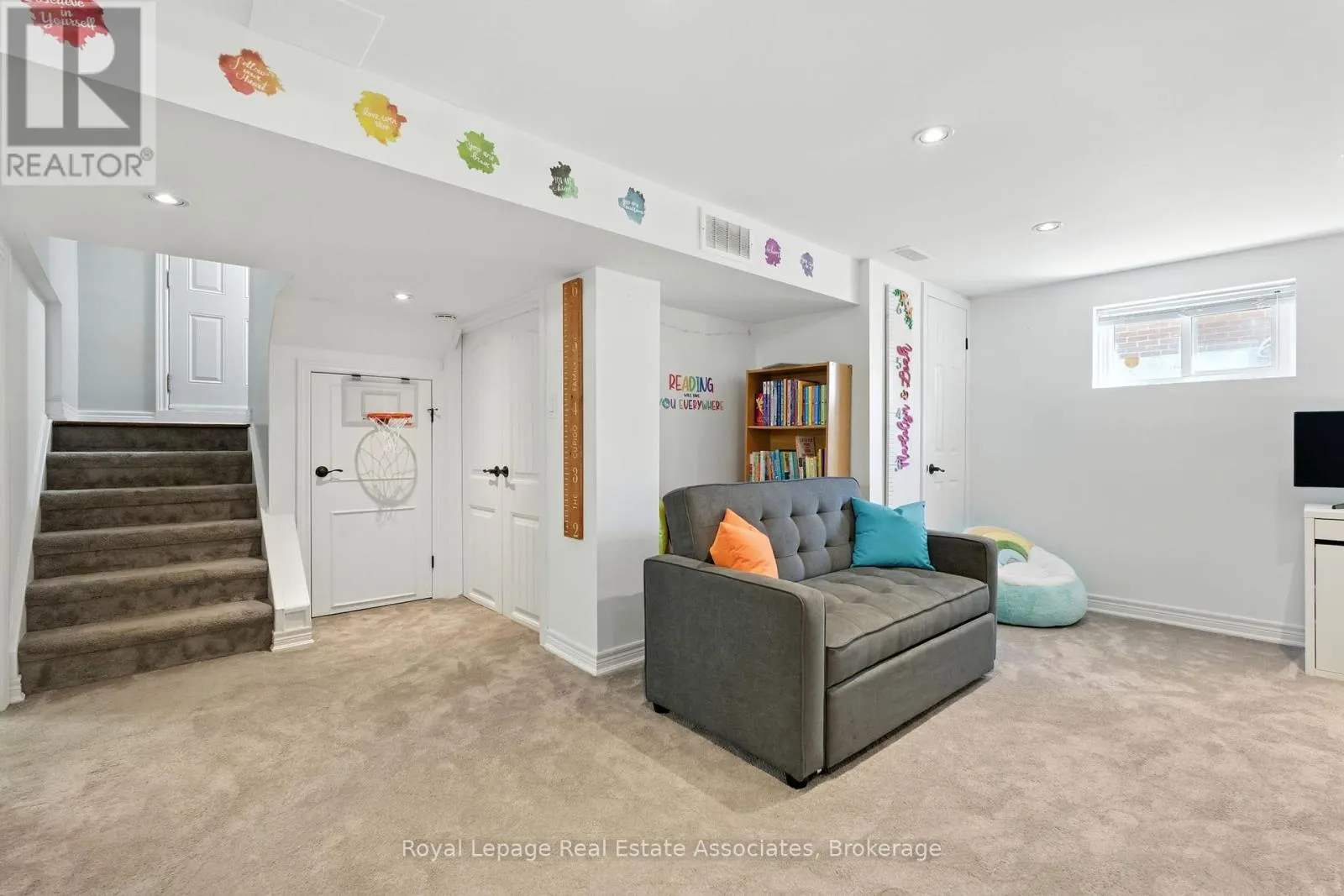 7 DEER AVENUE