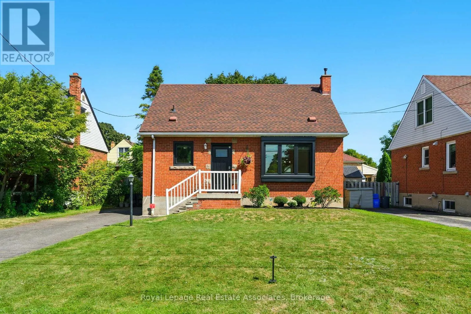 7 DEER AVENUE