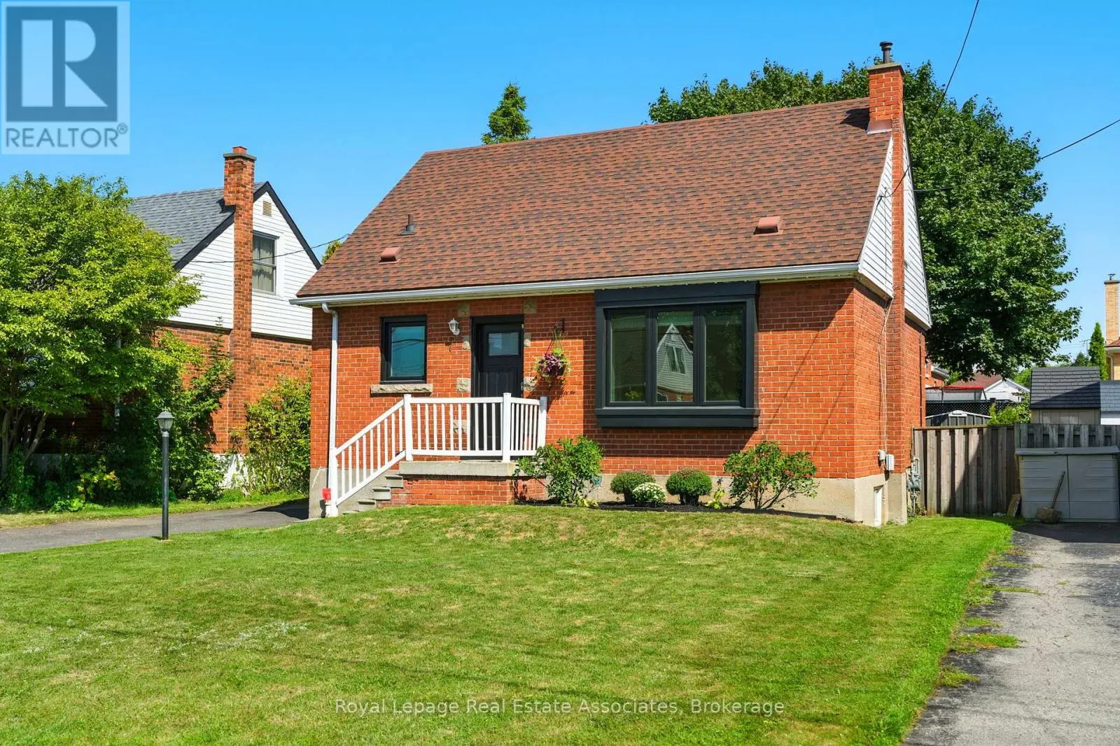 7 DEER AVENUE