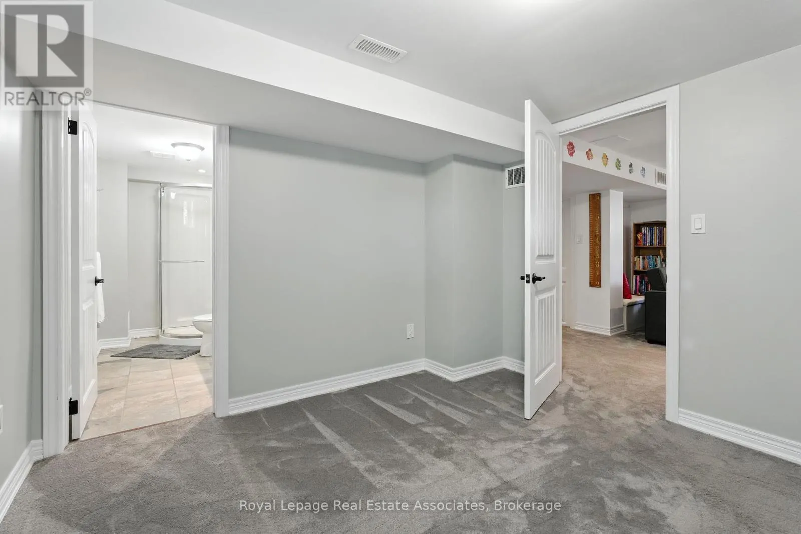 7 DEER AVENUE