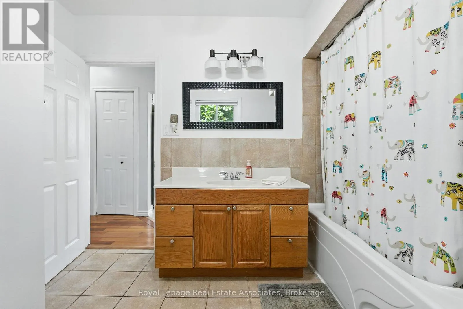 7 DEER AVENUE