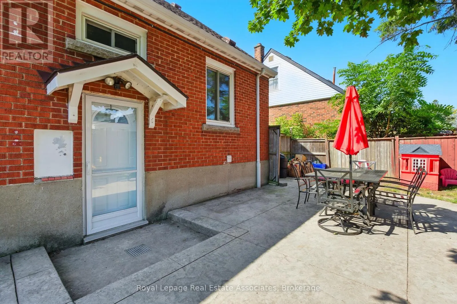 7 DEER AVENUE