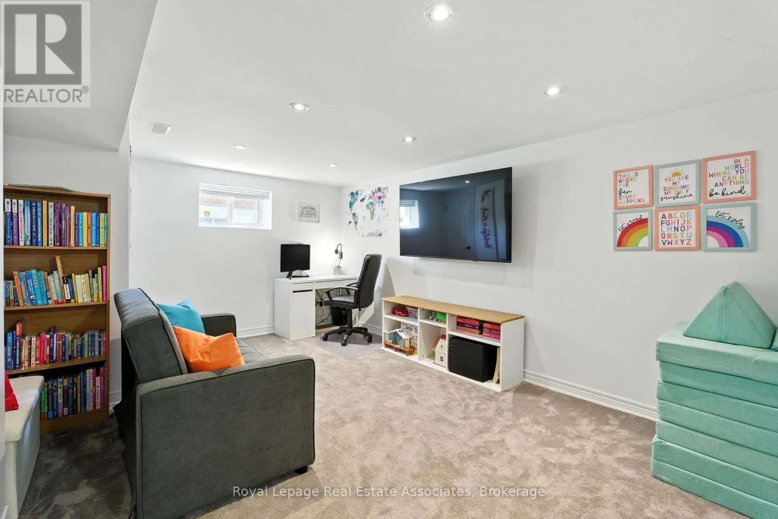 7 DEER AVENUE